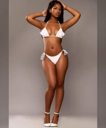 Со мной ты сможешь испытать все, что давно мечтал. Я умею создавать атмосферу страсти и желания, и безумно наслаждаюсь каждым мгновением в твоей компании. У меня есть все возможности для того, чтобы сделать тебя счастливым.
Мои услуги станут для тебя настоящим открытием, ведь я мастерски владею массажем, играми ролевыми, оральным сексом и многим другим. Я воплотю все твои фантазии в реальность и оставлю незабываемые впечатления.
У меня есть много положительных отзывов, которые подтверждают мою квалификацию и профессионализм. Однажды со мной проведенное время заставит тебя жаждать больше и возвращаться ко мне снова и снова.
Ты можешь посмотреть мои фото, чтобы убедиться в моей привлекательности и страстности. Жду тебя в своей уютной квартире, расположенной в самом сердце Москвы. Возможно, именно я стану твоей лучшей находкой! 💋🔥🌹
#Москва #Москвы #вМоскве #проститутка #индивидуалка #удовольствие #наслаждение 11104, 24 года